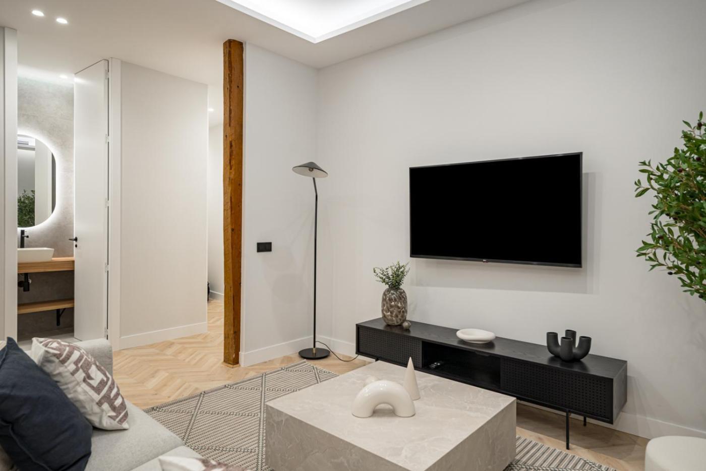 Centro Xx Calle Montera 5br 6bh Apartment